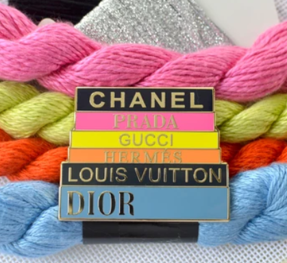 Designer Books Needle Minder